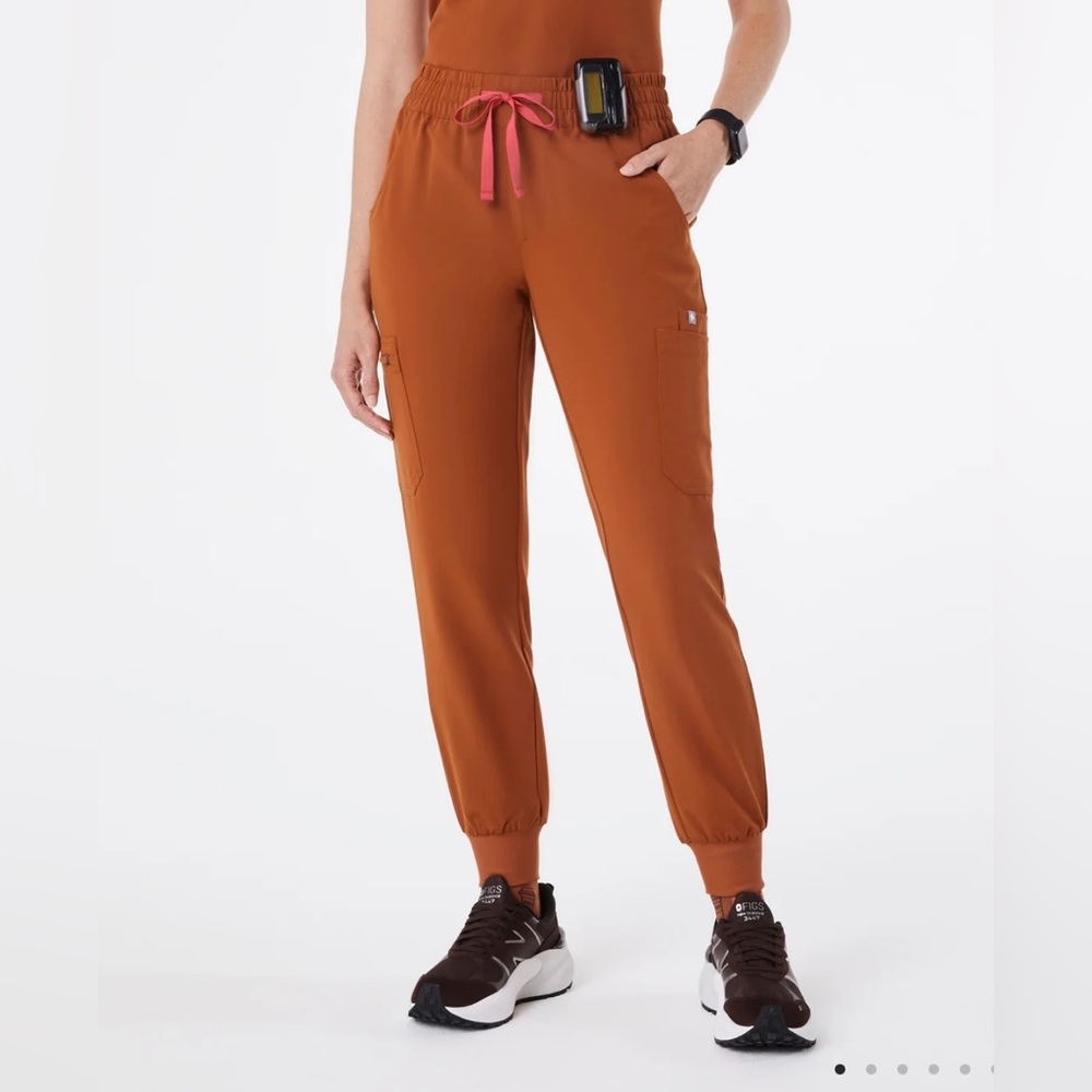 Figs dirty chai waisted dowa scrub pant